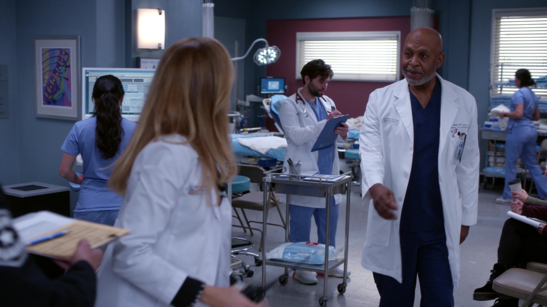 Greys_Anatomy_S19E11_1734.jpg