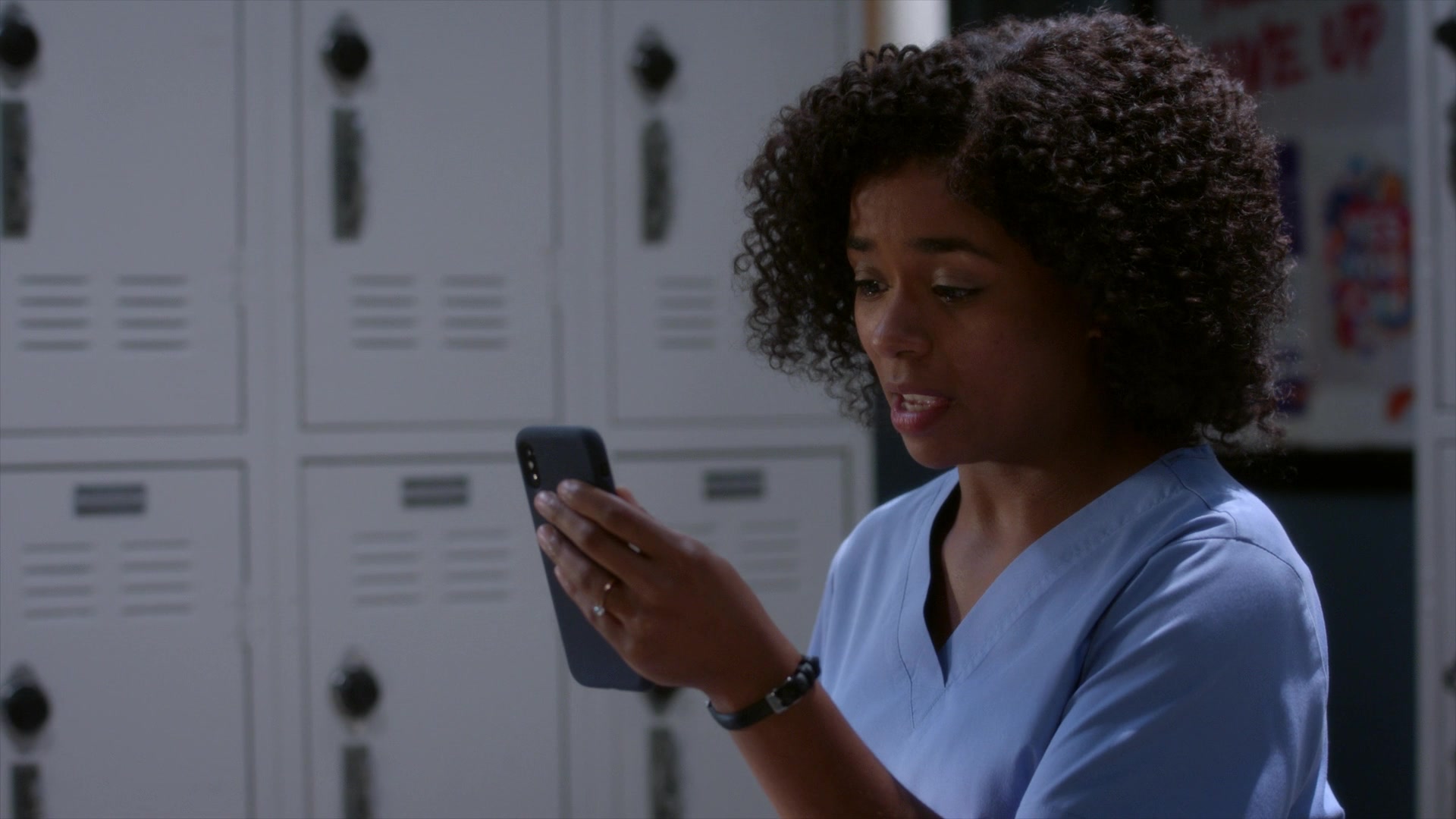Greys_Anatomy_S19E11_1917.jpg