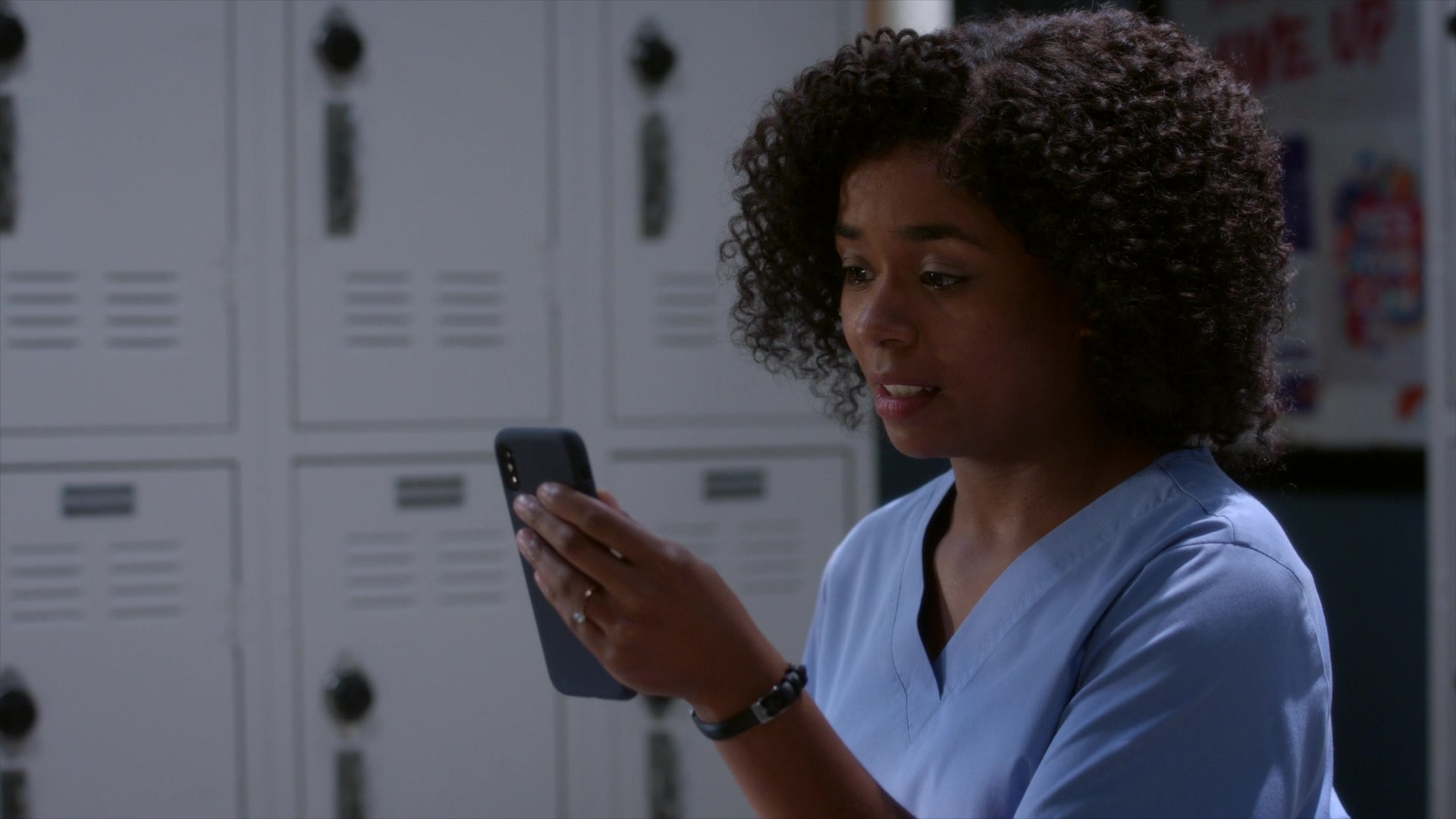 Greys_Anatomy_S19E11_1918.jpg