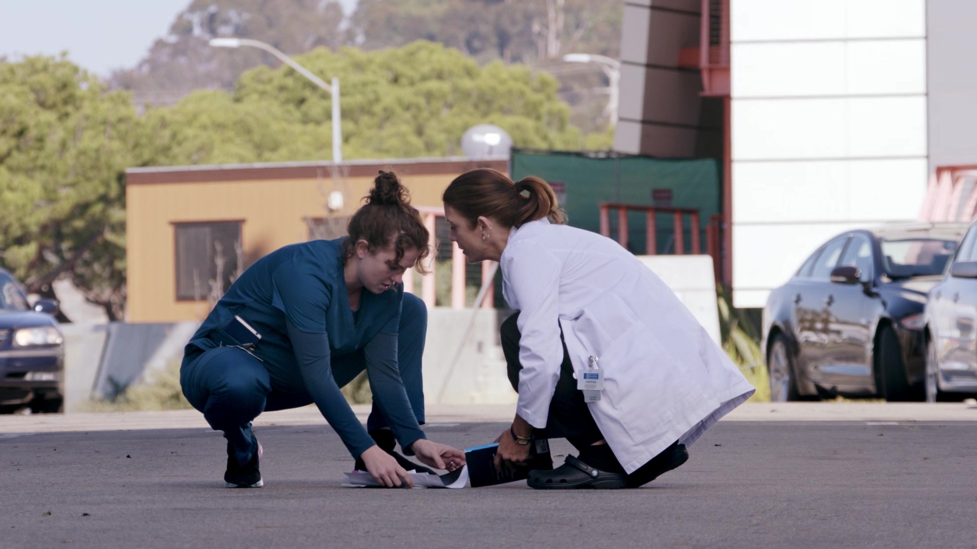 Greys_Anatomy_S19E11_1996.jpg