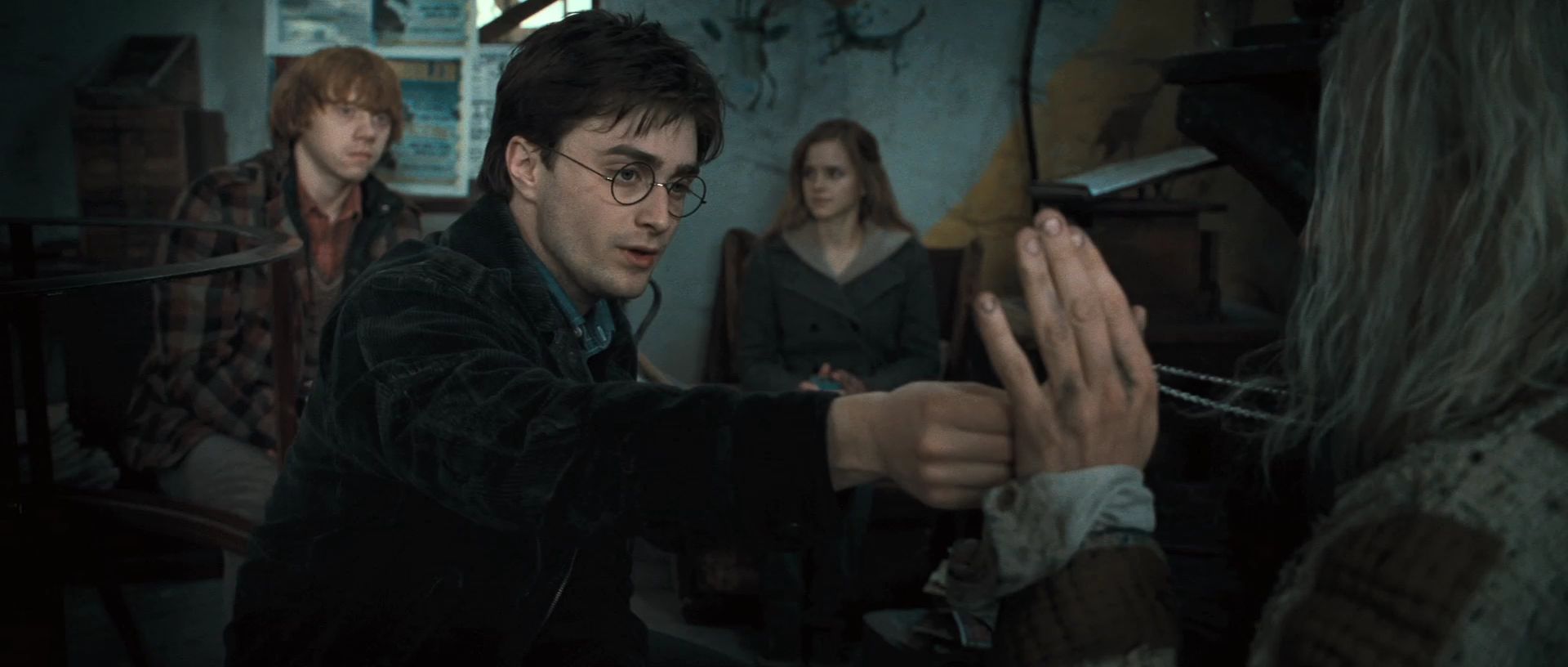 HP7ClipDeathlyHallows0016.jpg