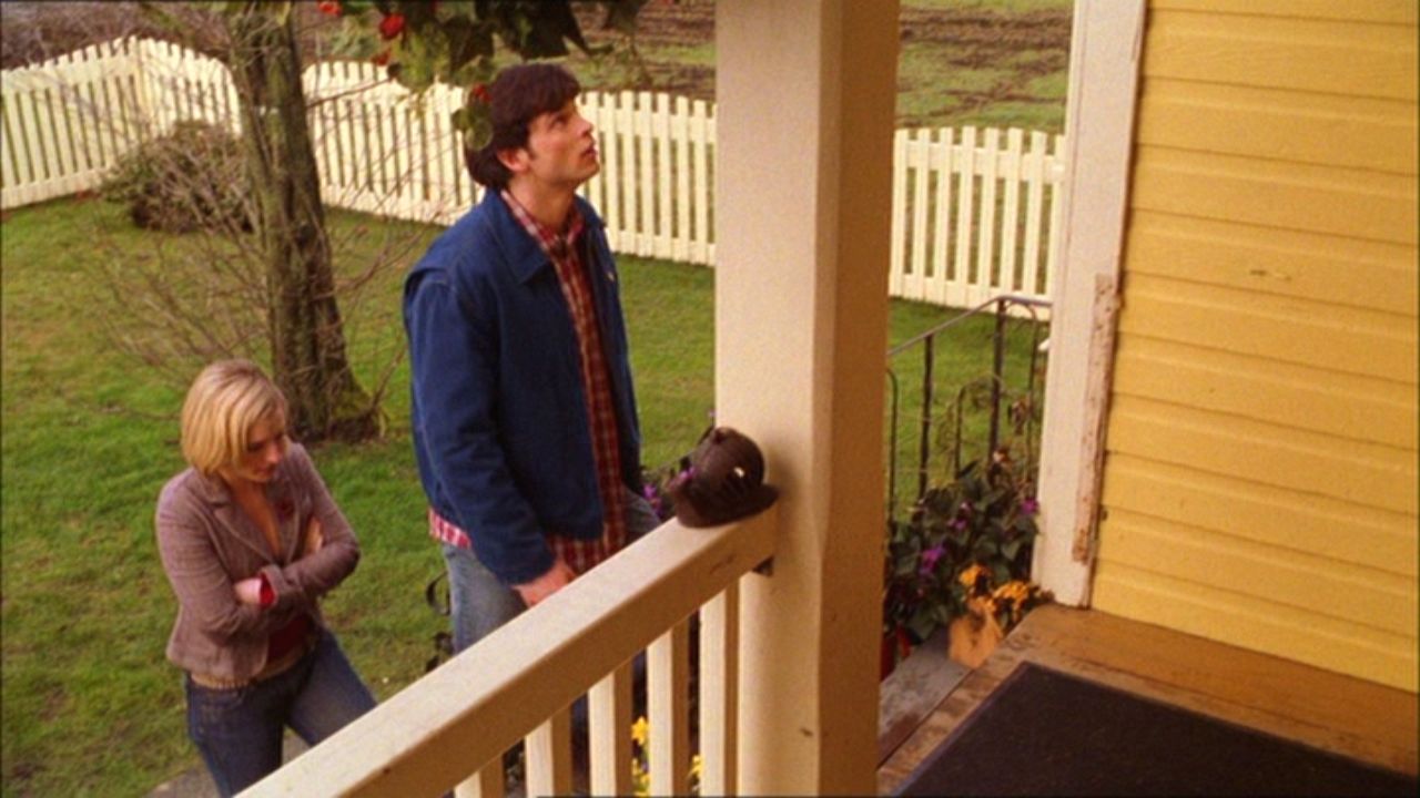 419Smallville0102.jpg