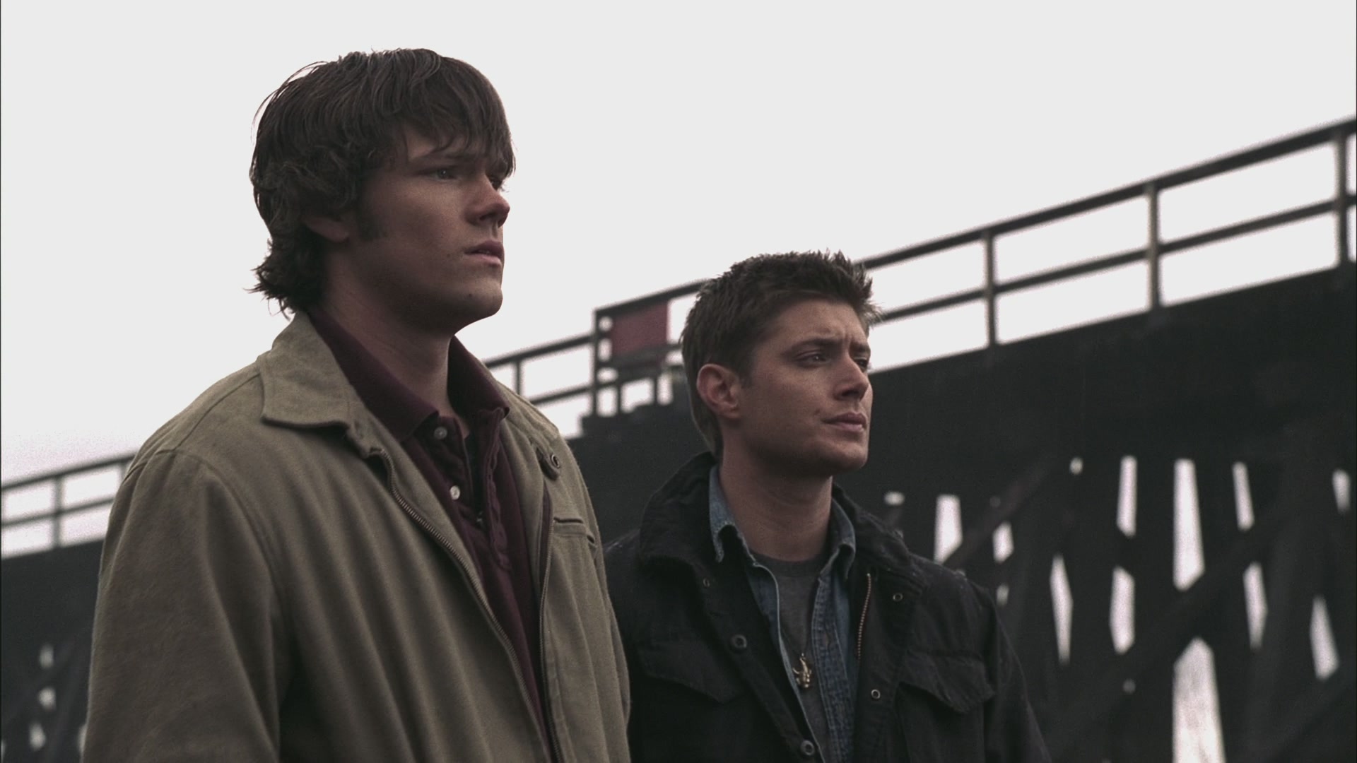 Песня из сверхъестественного блудный сын. Supernatural screencaps. Сверхъестественное обои на ПК. Блудные сестры сверхъестественное спин офф. Возвращайся Блудный сын сверхъестественное обои.