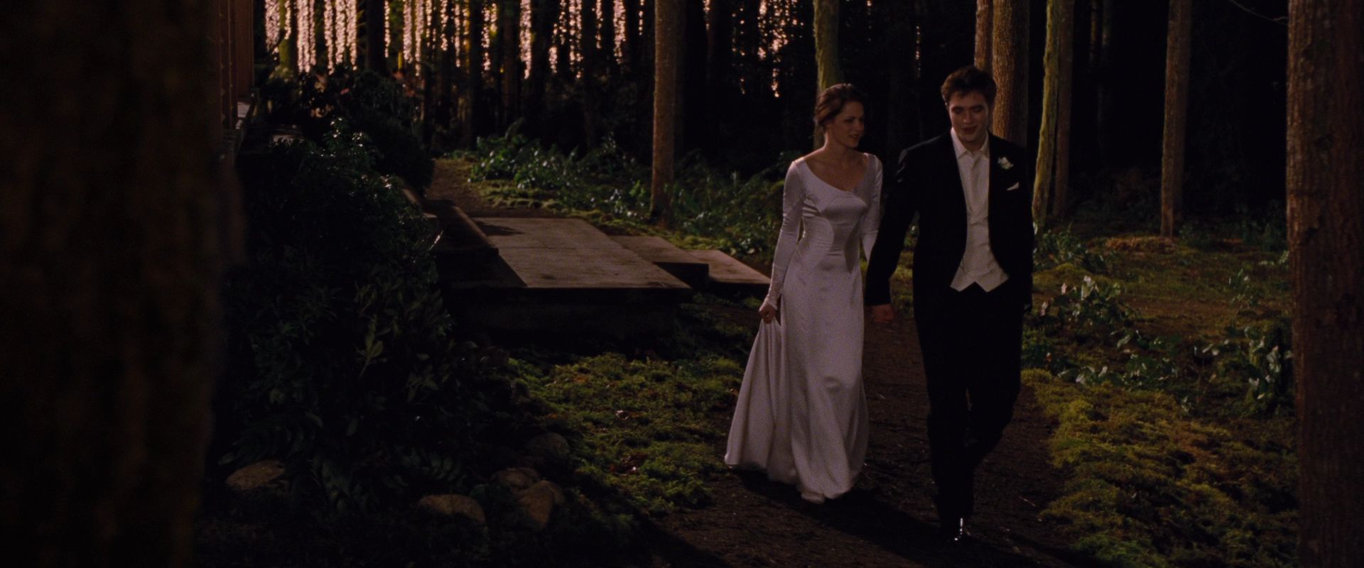 BreakingDawnPt1-0906.jpg