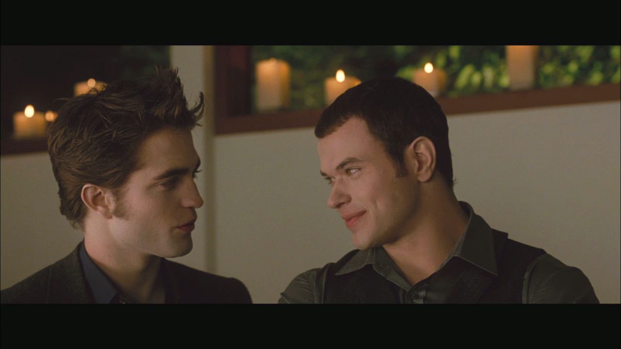 NewMoonMTVClip0005.jpg