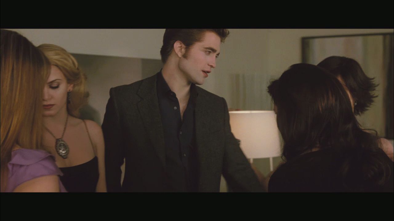 NewMoonMTVClip0017.jpg