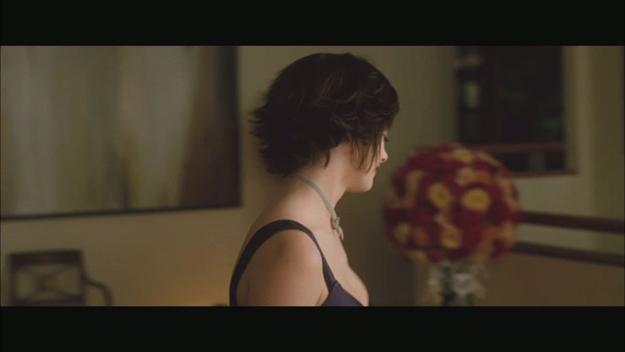 NewMoonMTVClip0023.jpg
