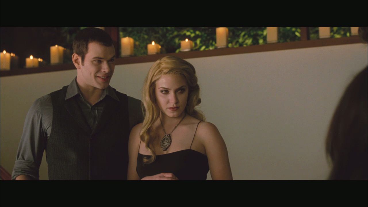 NewMoonMTVClip0034.jpg
