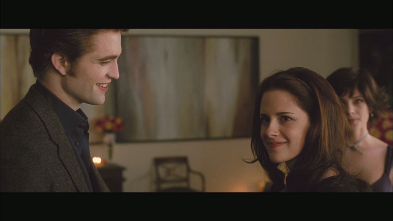 NewMoonMTVClip0035.jpg