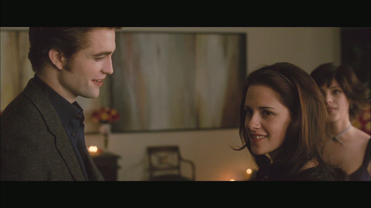 NewMoonMTVClip0036.jpg