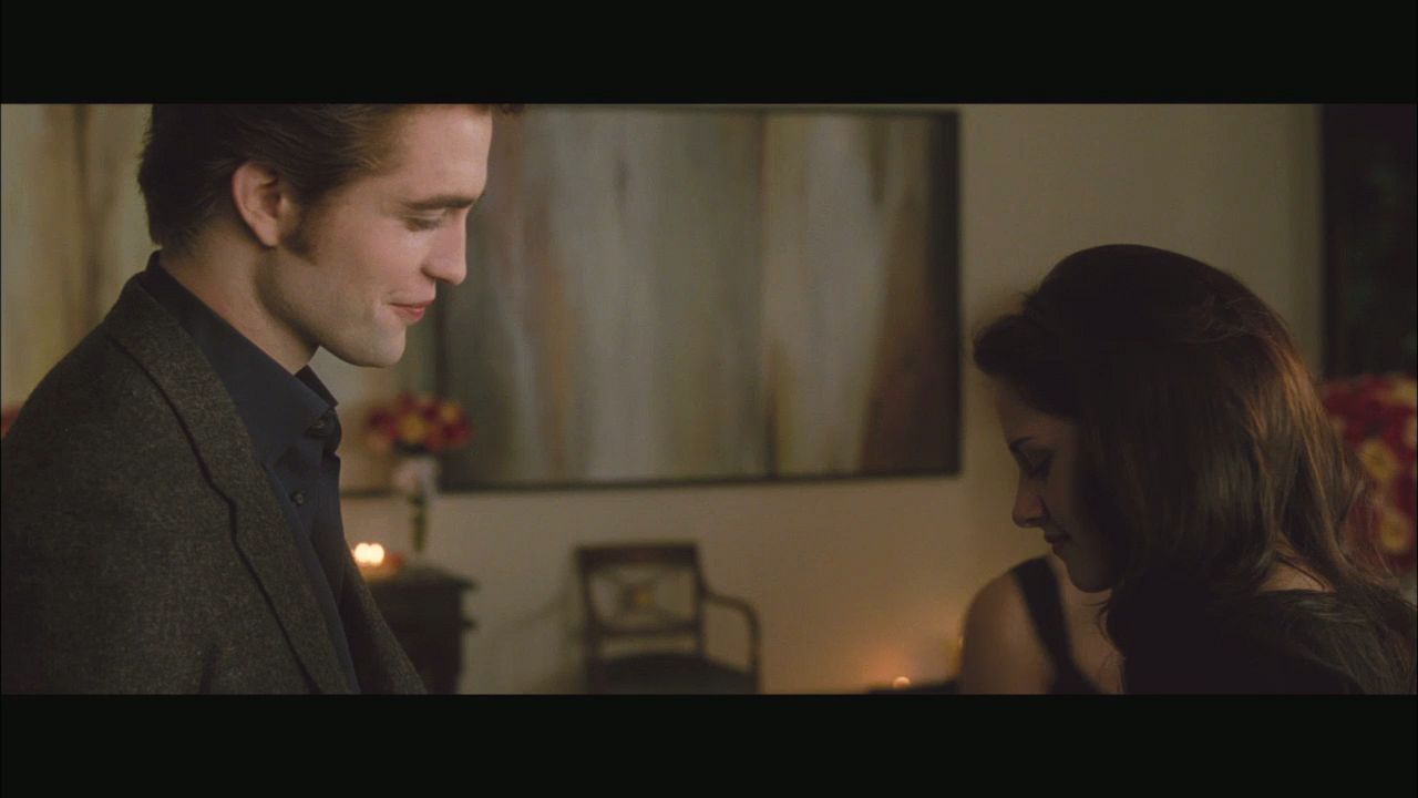 NewMoonMTVClip0041.jpg