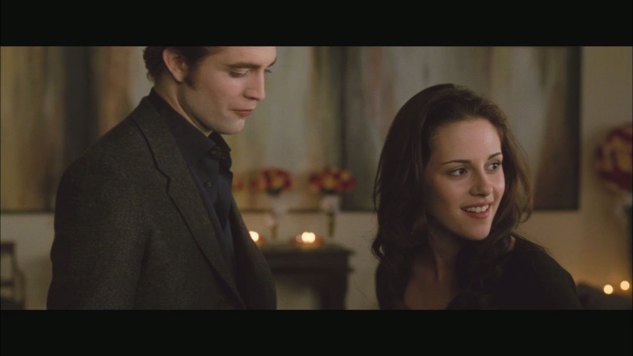 NewMoonMTVClip0046.jpg