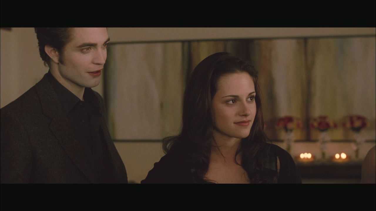 NewMoonMTVClip0051.jpg