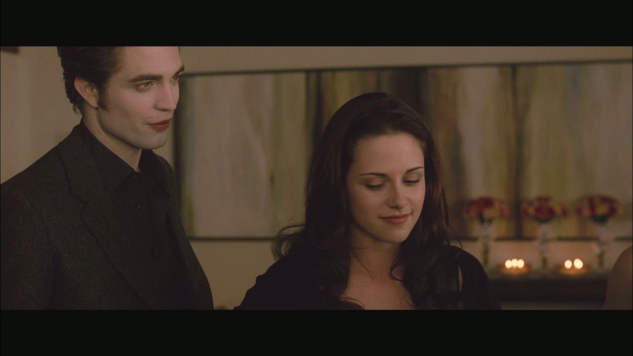 NewMoonMTVClip0052.jpg
