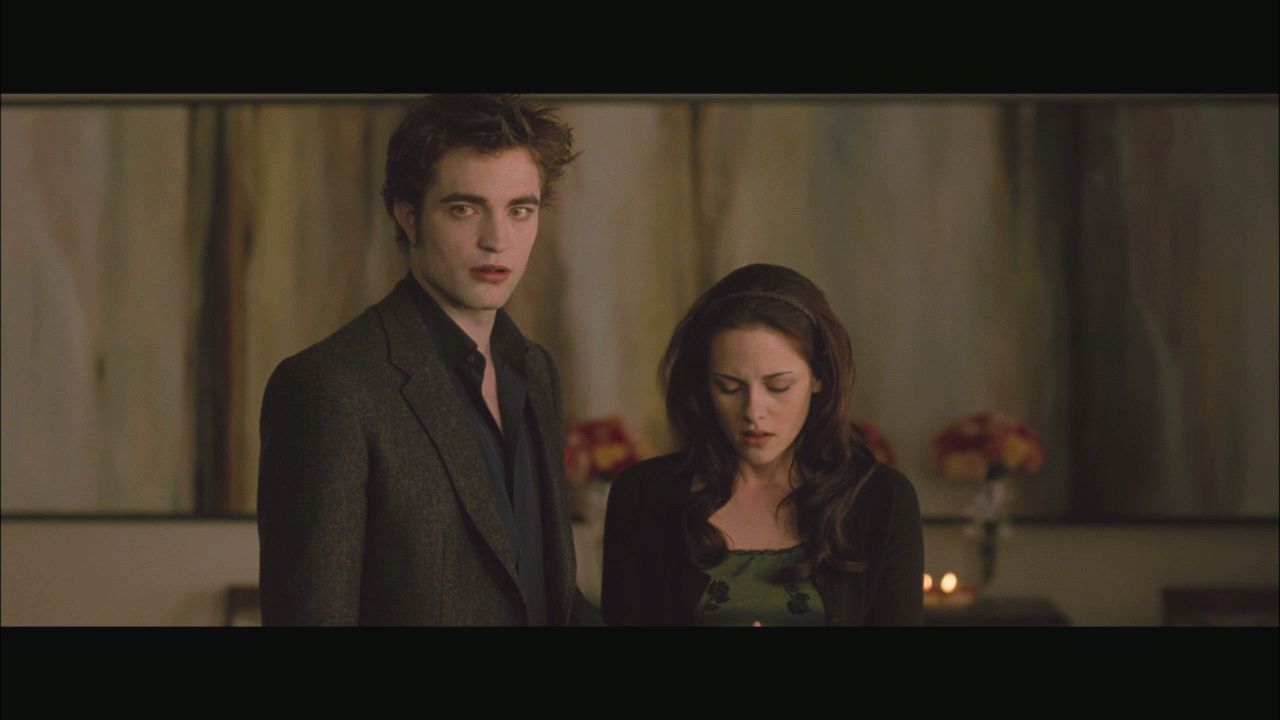 NewMoonMTVClip0068.jpg