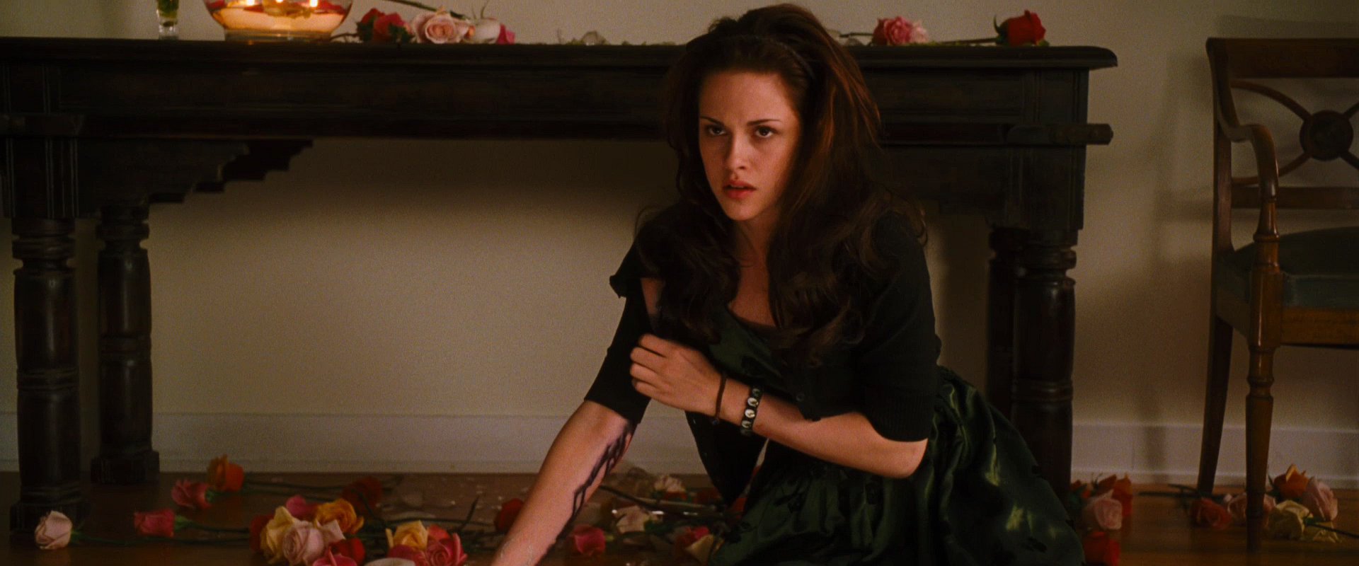 NewMoon_Teaser0053.jpg