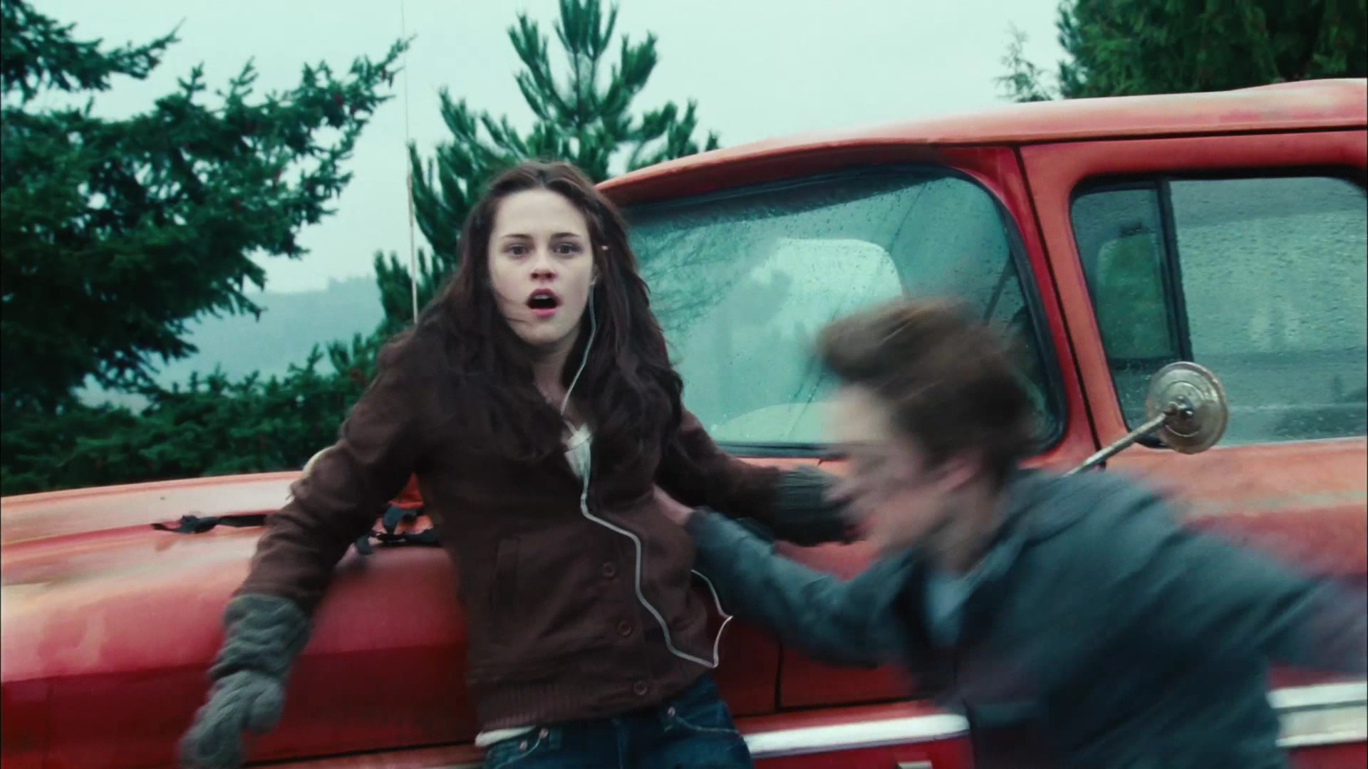 Машина Беллы Свон. Bella Swan and Edward Cullen car crash. Сумерки момент имета в бомбере.