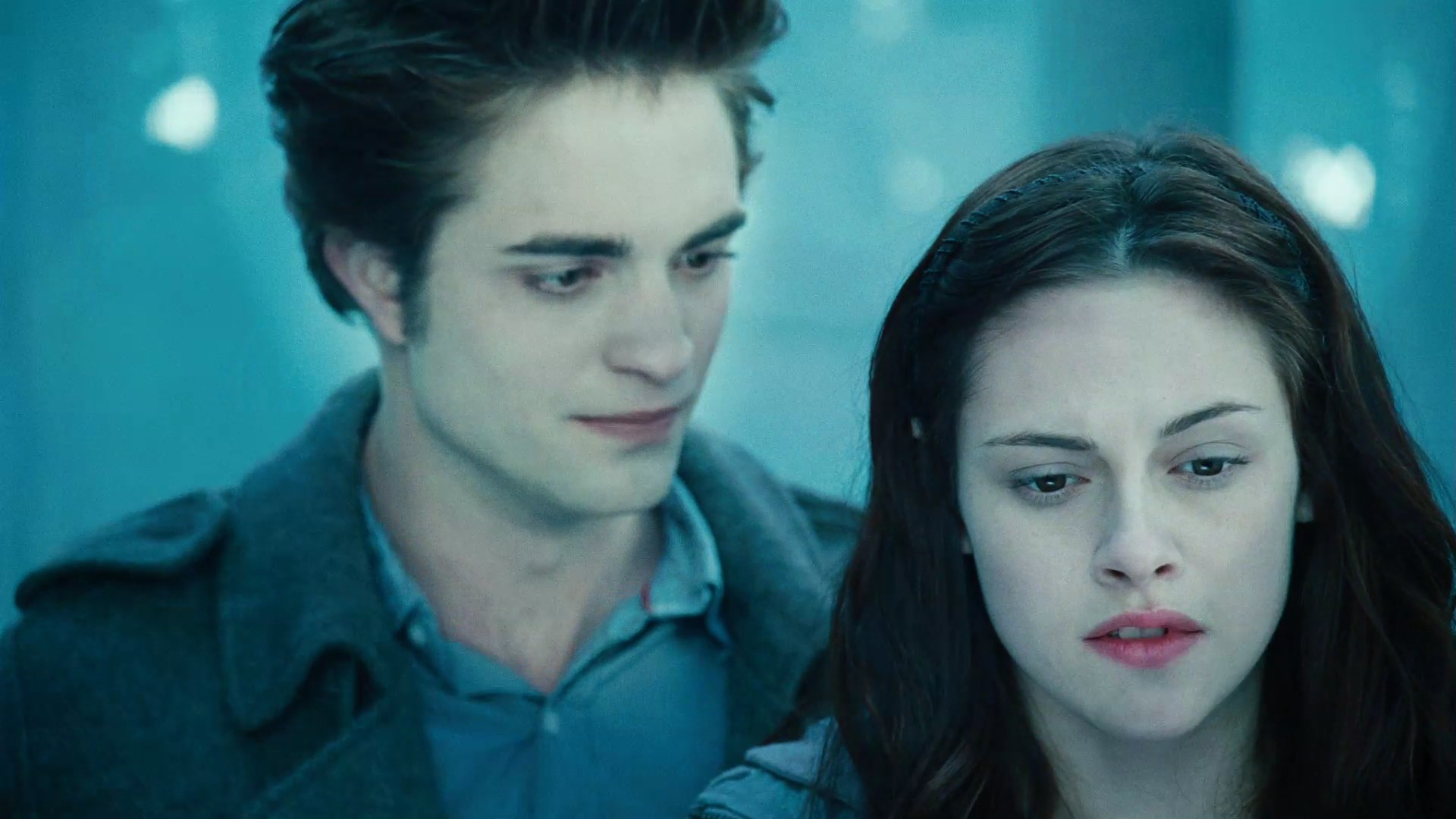 TwilightTrailer0075.jpg
