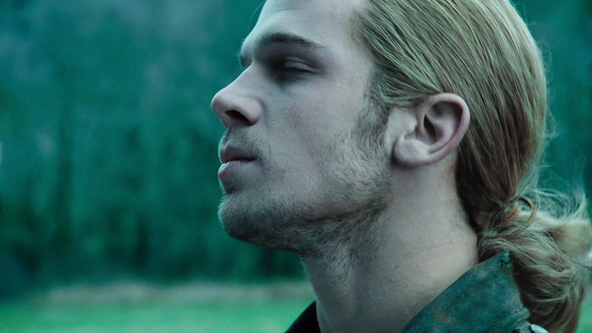 TwilightTrailer0117.jpg