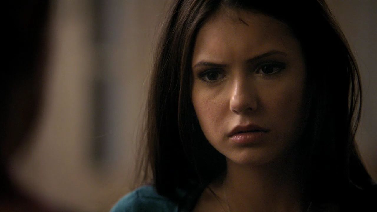 Покажи 12 серию. Изобел дневники вампира. Elena Gilbert screencaps. Гилберт в первых сериях ИЭНН.