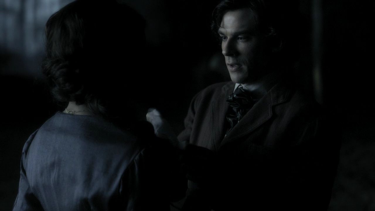 113VampireDiaries0045.jpg