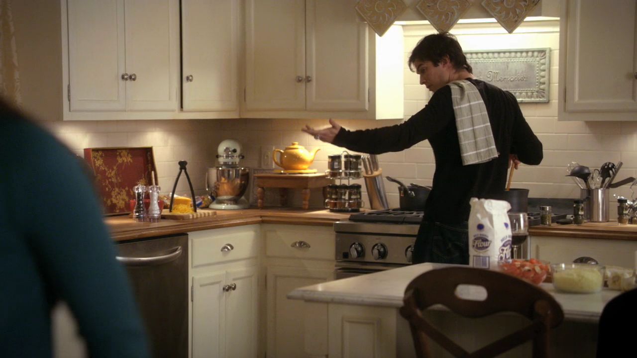 113VampireDiaries0584.jpg