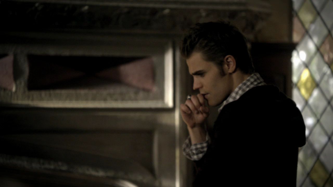 207VampireDiaries0085.jpg