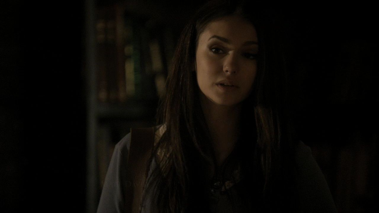 212VampireDiaries0110.jpg