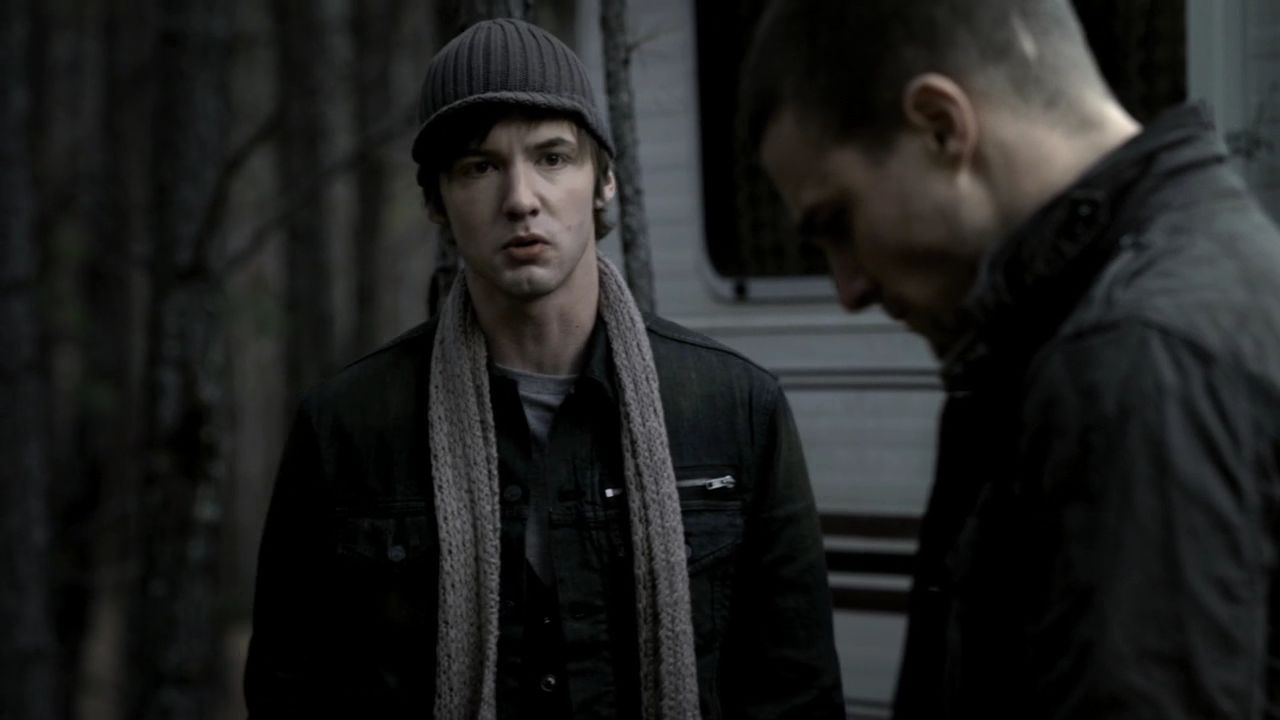 214VampireDiaries0050.jpg