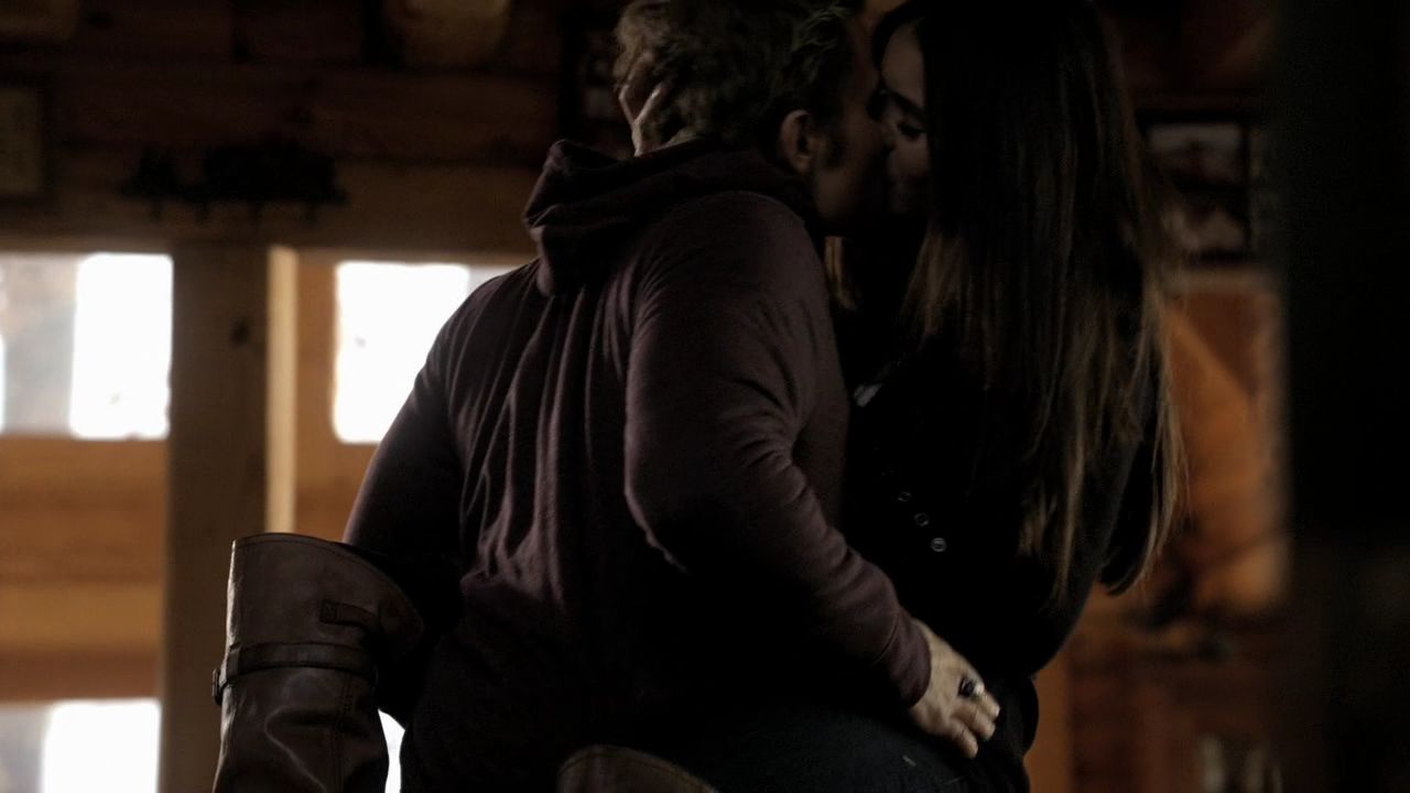 214VampireDiaries0445.jpg