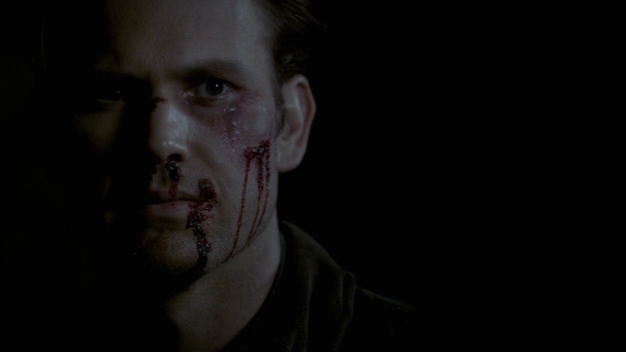 319VampireDiaries1472.jpg