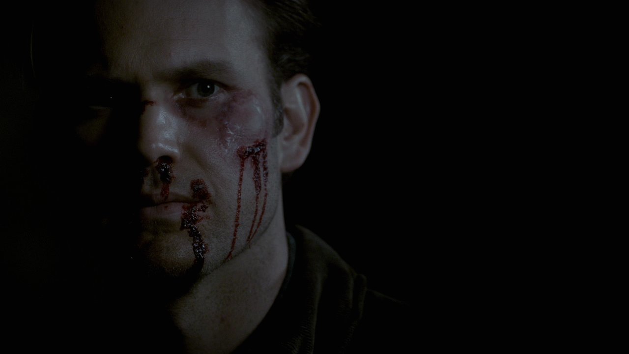 319VampireDiaries1473.jpg